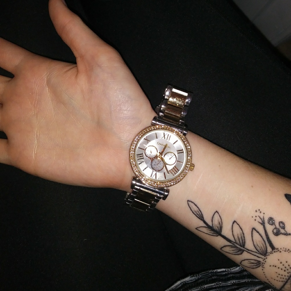 Cerentino Women's Watch